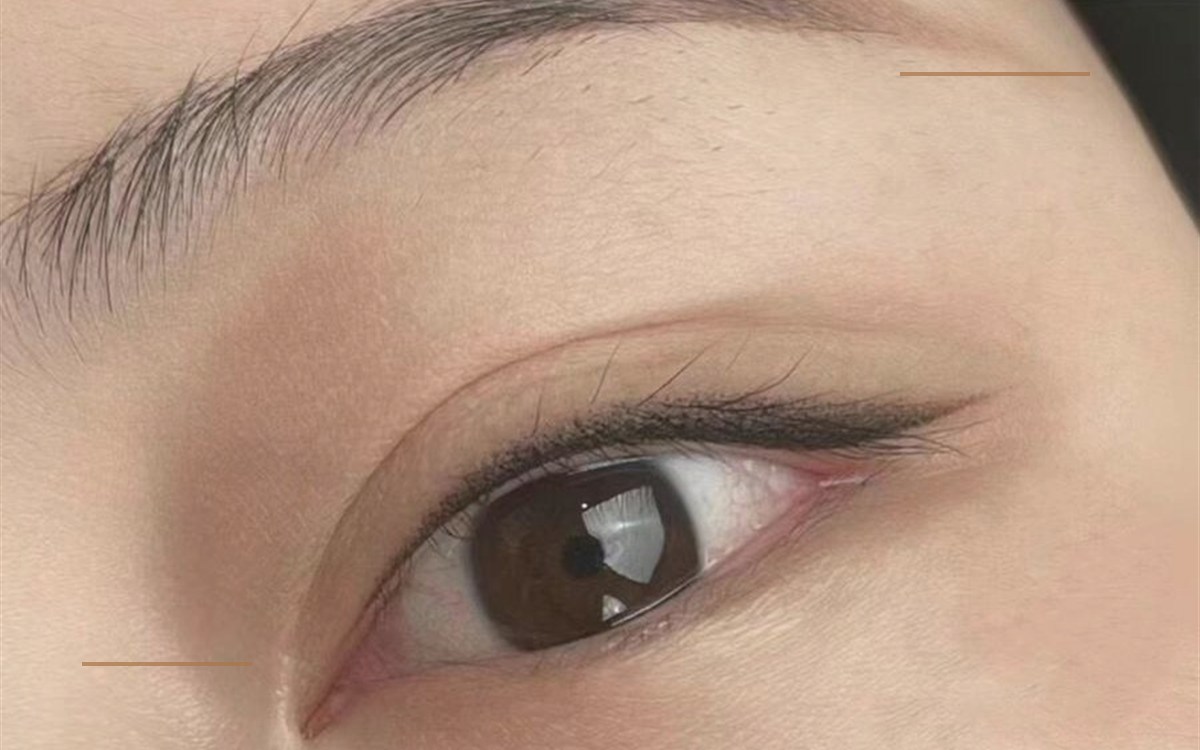 Fine eyeliner cover